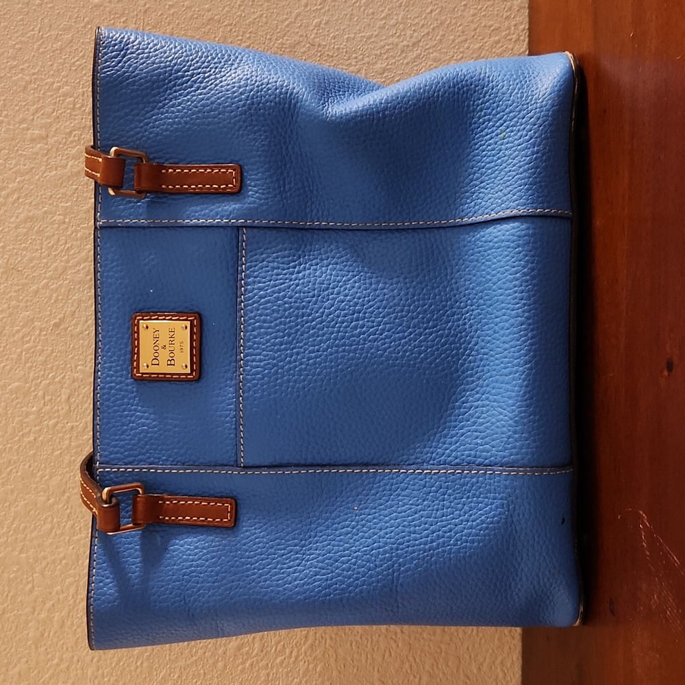 Dooney & Bourke 12x10x3